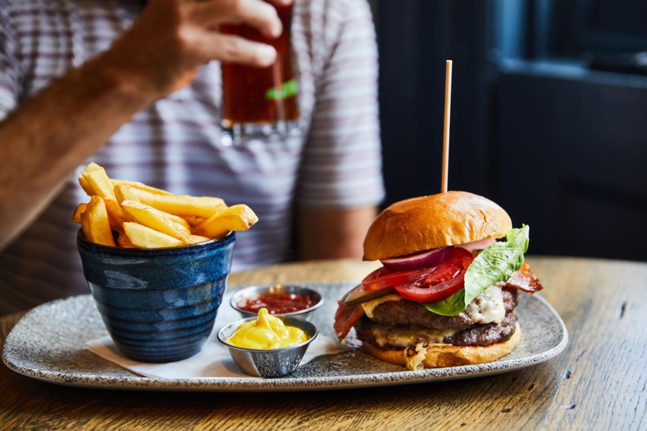 The Wellington Arms - Basingstoke-Reading 호텔 헥필드 외부 사진